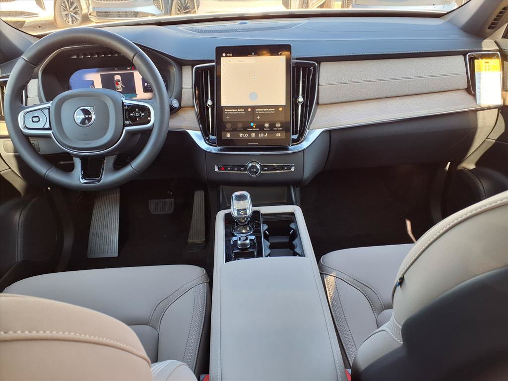 New 2026 Volvo XC90 T8 Plus w/ Protection Package Premier AWD/4WD image 11
