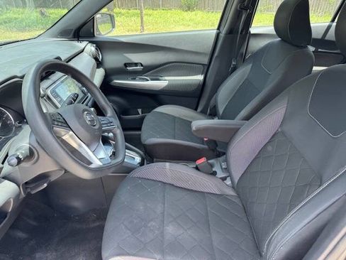 Used 2019 Nissan Kicks SV image 28