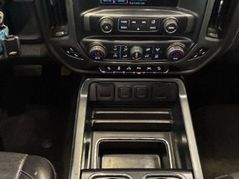 Used 2018 Chevrolet Silverado 1500 LTZ Z71 w/ LTZ Plus Package AWD/4WD image 24