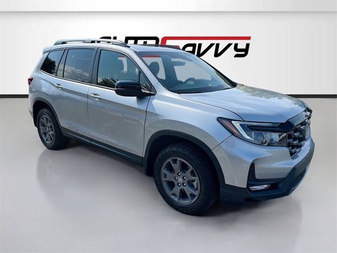 Used 2024 Honda Passport TrailSport image 1
