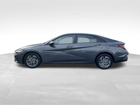 Used 2024 Hyundai Elantra SEL image 4