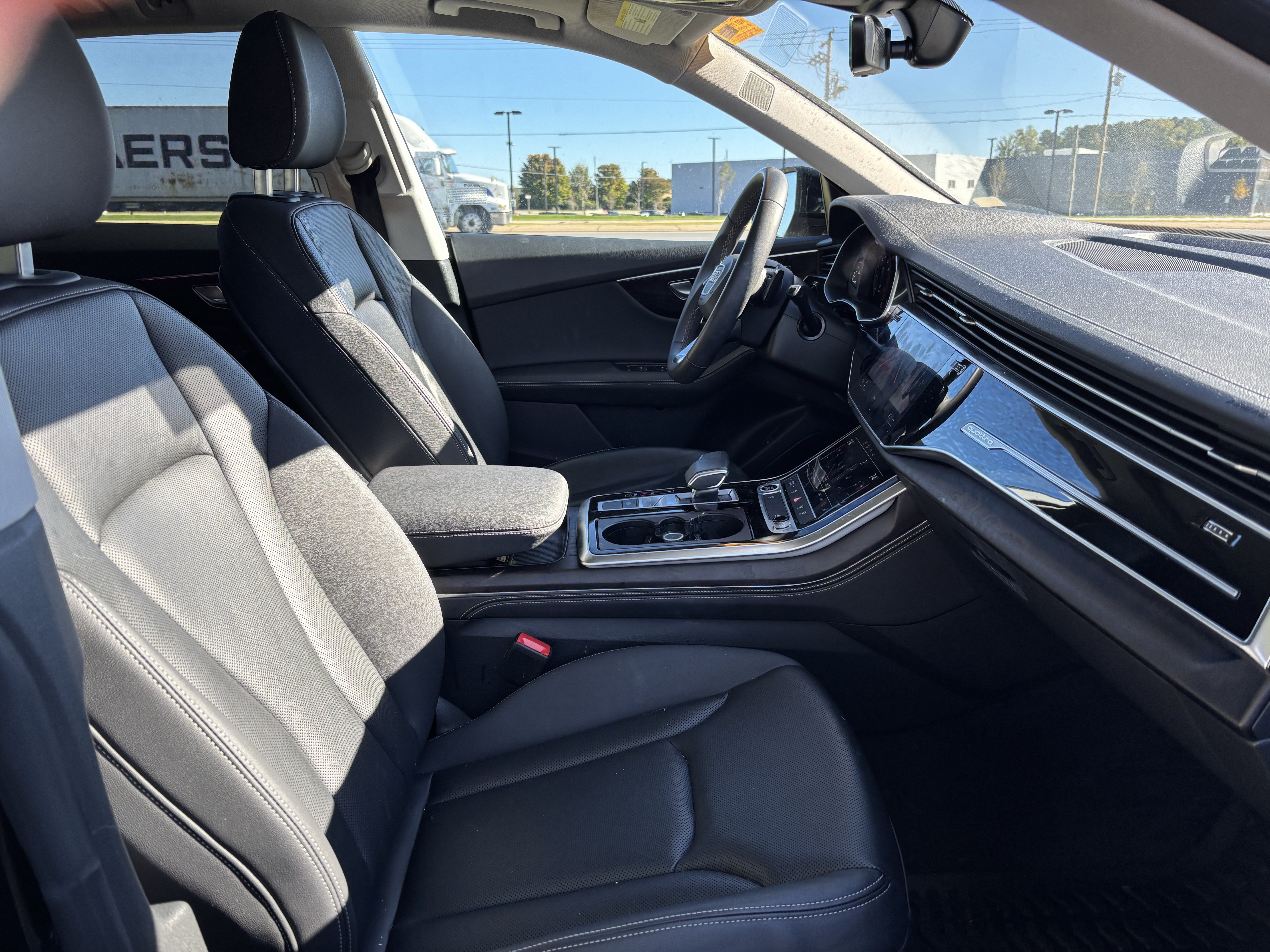 Used 2023 Audi Q8 Premium Plus w/ Premium Plus Package AWD/4WD image 35