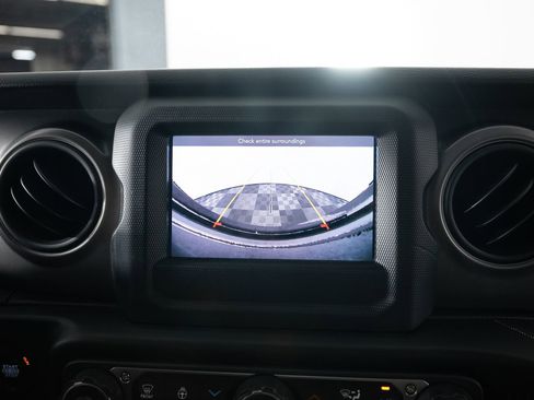 Used 2023 Jeep Wrangler Willys image 33