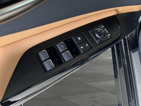 Certified 2025 Lexus ES 350 w/ Premium Package FWD image 9