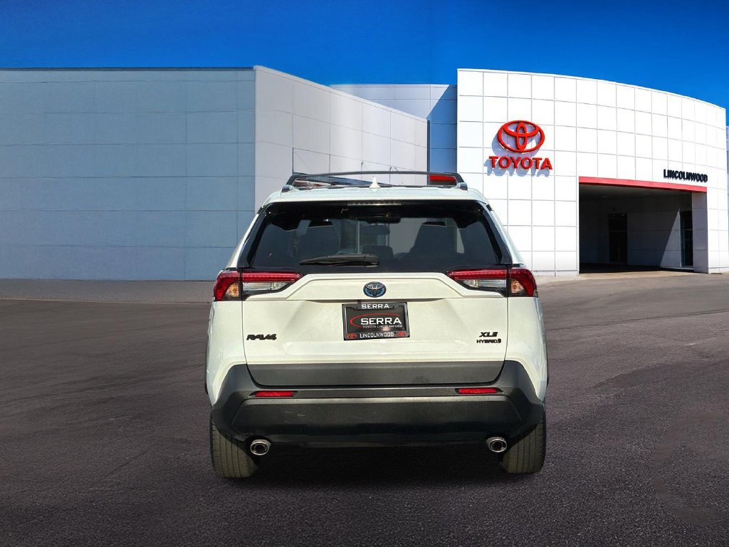 Used 2021 Toyota RAV4 XLE w/ XLE Grade Weather Package AWD/4WD image 11