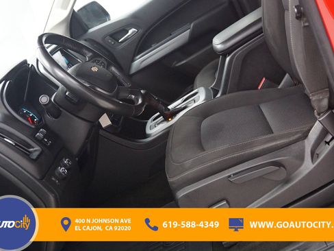 Used 2017 Chevrolet Colorado LT w/ LT Convenience Package image 9