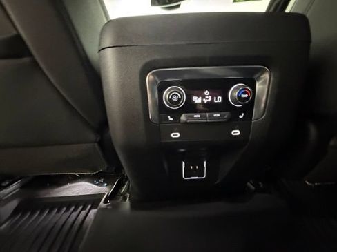 Used 2023 Chevrolet Suburban LT w/ Luxury Package AWD/4WD image 27