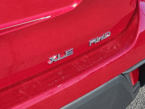 Used 2022 Toyota Highlander XLE image 4