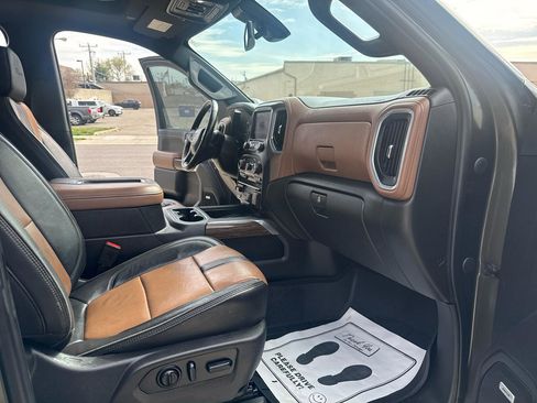 Used 2022 Chevrolet Silverado 2500 High Country w/ Safety Package II AWD/4WD image 25