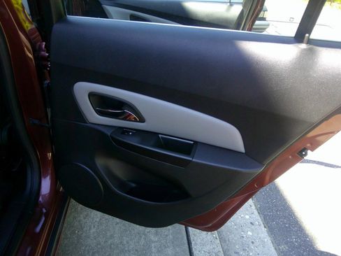 Used 2012 Chevrolet Cruze LS w/ Connectivity Package FWD image 27