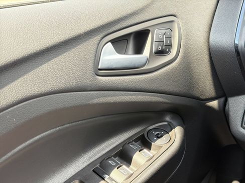 Used 2019 Ford Escape Titanium AWD/4WD image 25