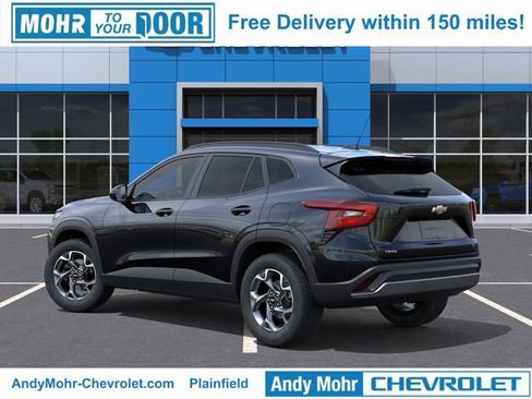 New 2026 Chevrolet Trax LT w/ Driver Confidence Package FWD image 4