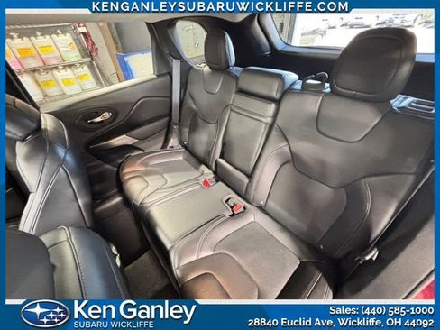 Used 2019 Jeep Cherokee Limited AWD/4WD image 21