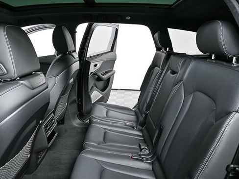 New 2025 Audi Q7 3.0T Prestige image 21