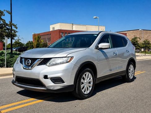 Used 2015 Nissan Rogue S w/ S Family Package FWD image 8