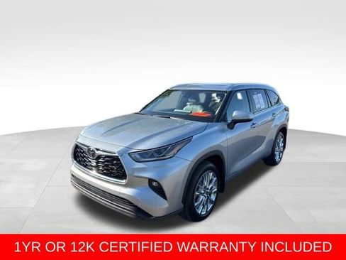 Used 2025 Toyota Highlander Limited AWD/4WD image 1
