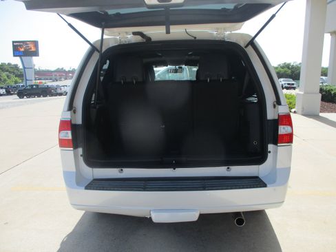 Used 2014 Lincoln Navigator 2WD image 8