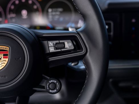New 2026 Porsche Cayenne Coupe AWD/4WD image 51