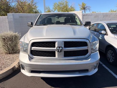 Used 2017 RAM 1500 Express w/ Express Value Package RWD image 3