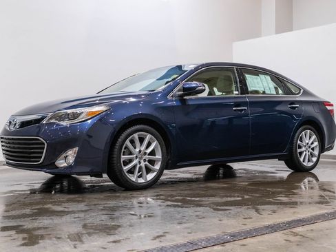 Used 2014 Toyota Avalon Limited FWD image 3