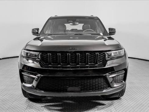 Used 2024 Jeep Grand Cherokee Altitude RWD image 12