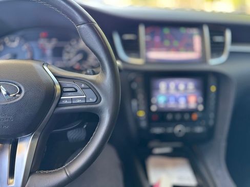 Used 2019 INFINITI QX50 Essential w/ Sensory Package image 8