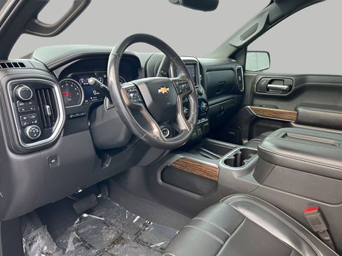 Used 2019 Chevrolet Silverado 1500 High Country w/ Technology Package image 24