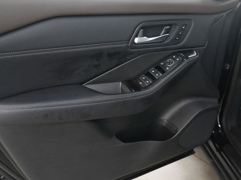 Used 2023 Nissan Rogue SL w/ SL Premium Package image 24