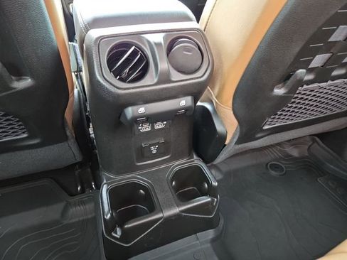Used 2022 Jeep Gladiator Rubicon w/ LED Lighting Group AWD/4WD image 13