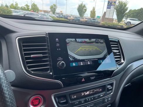Used 2025 Honda Passport EX-L image 17