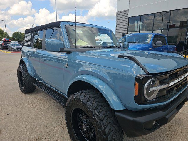 Used 2022 Ford Bronco Outer Banks AWD/4WD image 6