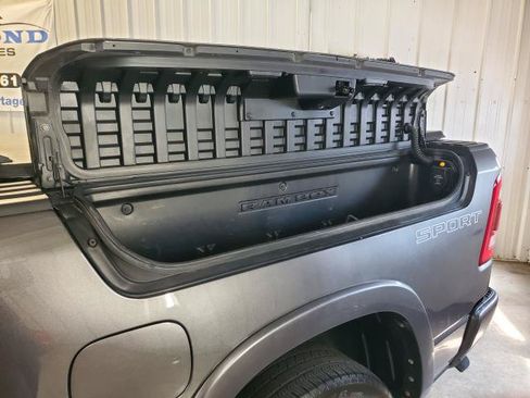 Used 2022 RAM 1500 Laramie AWD/4WD image 7
