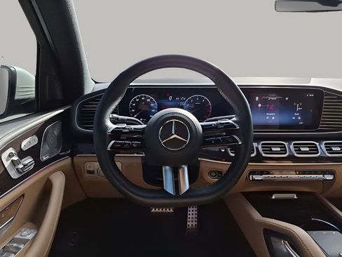 Used 2024 Mercedes-Benz GLS 450 4MATIC image 24