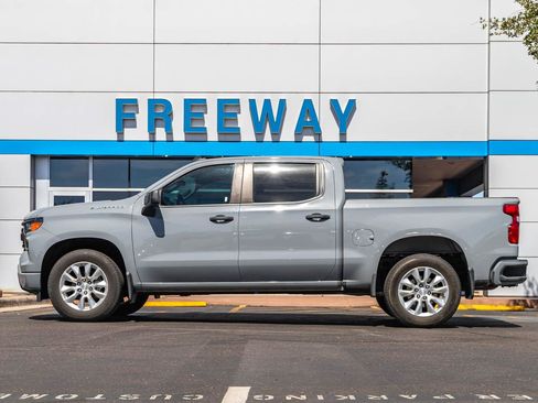 Used 2024 Chevrolet Silverado 1500 Custom RWD image 2