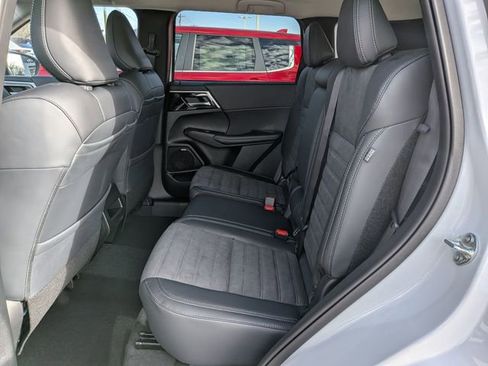 New 2026 Mitsubishi Outlander SE image 26