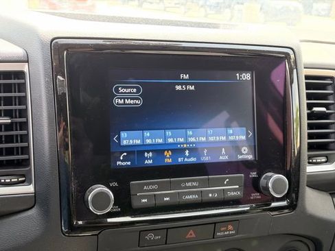 Used 2024 Nissan Frontier SV image 19