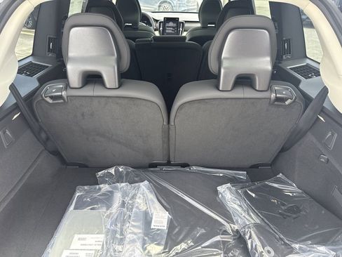 New 2026 Volvo XC90 B5 Core image 5