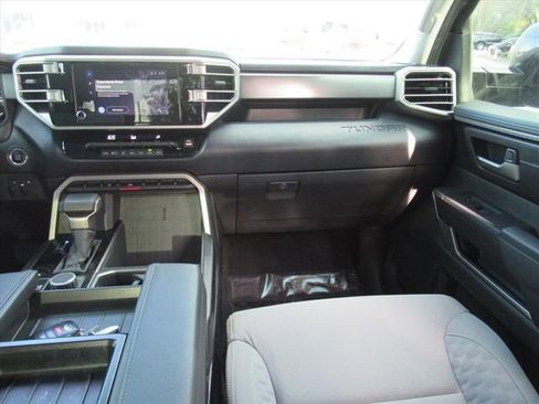 Used 2024 Toyota Tundra SR5 w/ SR5 Convenience Package AWD/4WD image 17