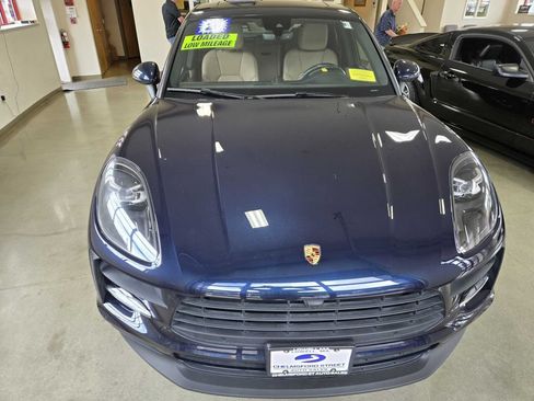 Used 2021 Porsche Macan AWD/4WD image 3