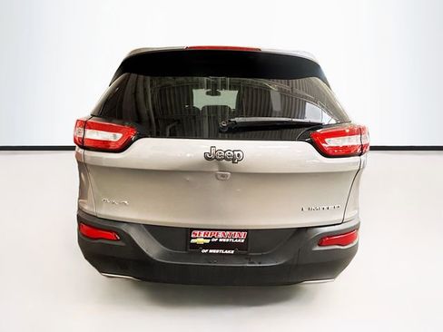 Used 2016 Jeep Cherokee Limited image 7