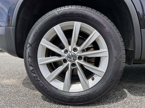 Used 2017 Volkswagen Tiguan Limited w/ Premium Package AWD/4WD image 6