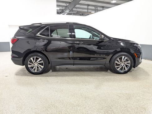 Used 2022 Chevrolet Equinox Premier image 2