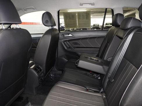 Used 2022 Volkswagen Tiguan SE image 10
