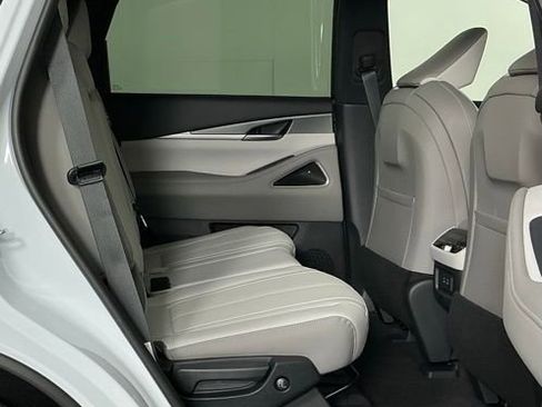 New 2027 INFINITI QX60 Luxe FWD image 26