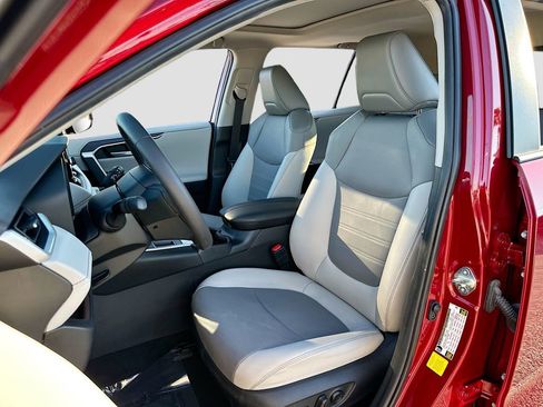 Used 2023 Toyota RAV4 Limited image 19