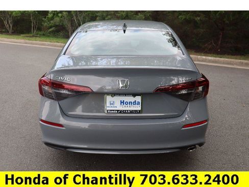 Used 2025 Honda Civic Sport image 6