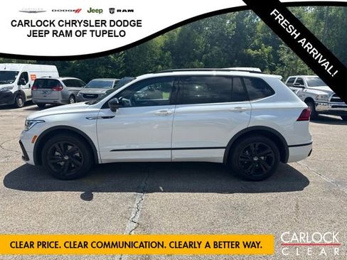 Used 2024 Volkswagen Tiguan SE R-Line FWD image 9