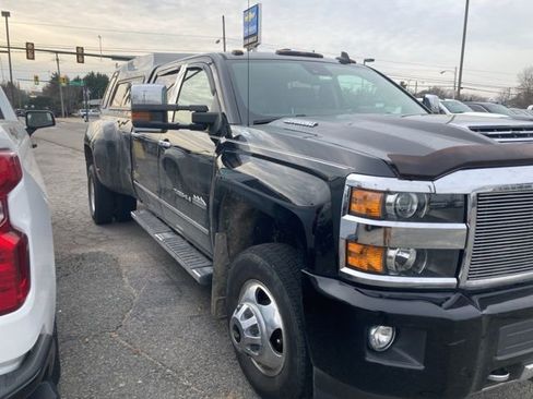 Used 2018 Chevrolet Silverado 3500 High Country w/ Duramax Plus Package image 2