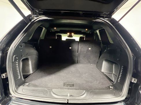 Used 2022 Jeep Grand Cherokee Limited image 34