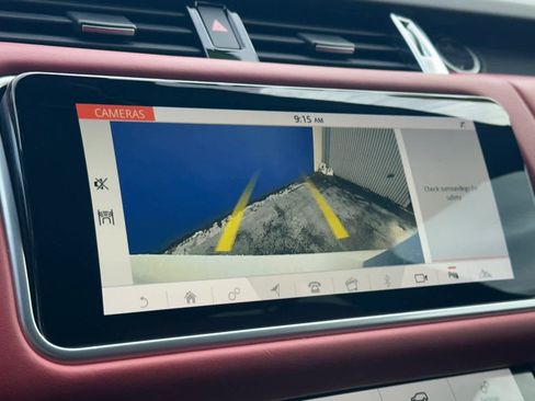 Used 2022 Land Rover Range Rover Sport HST image 18